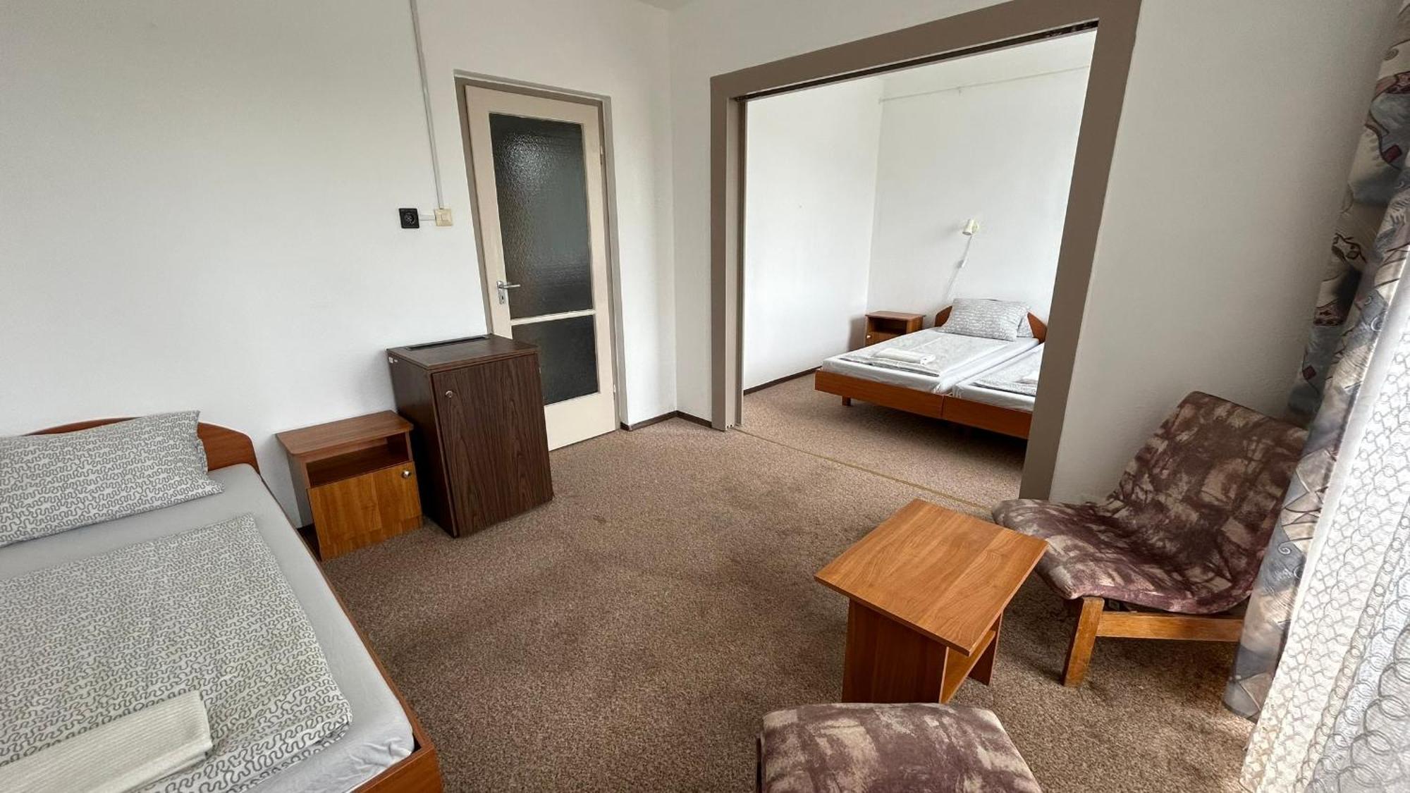 Aranypart Hostel Шиофок Экстерьер фото