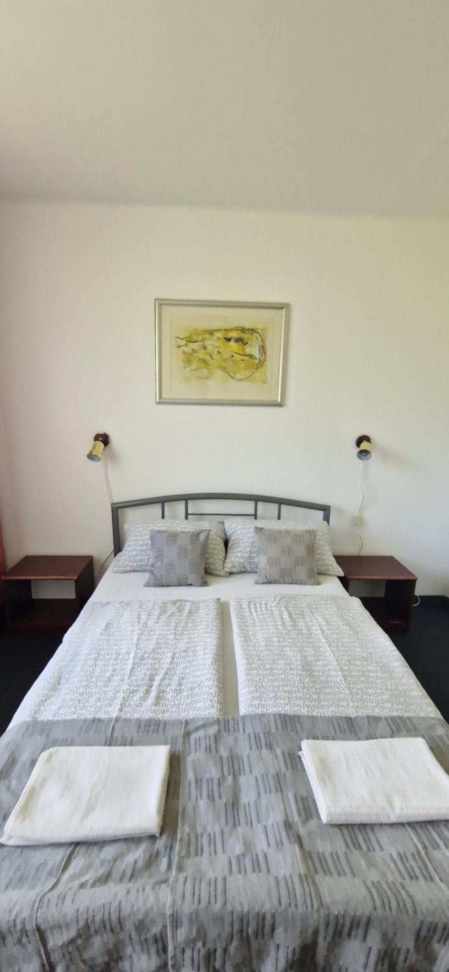 Aranypart Hostel Шиофок Экстерьер фото