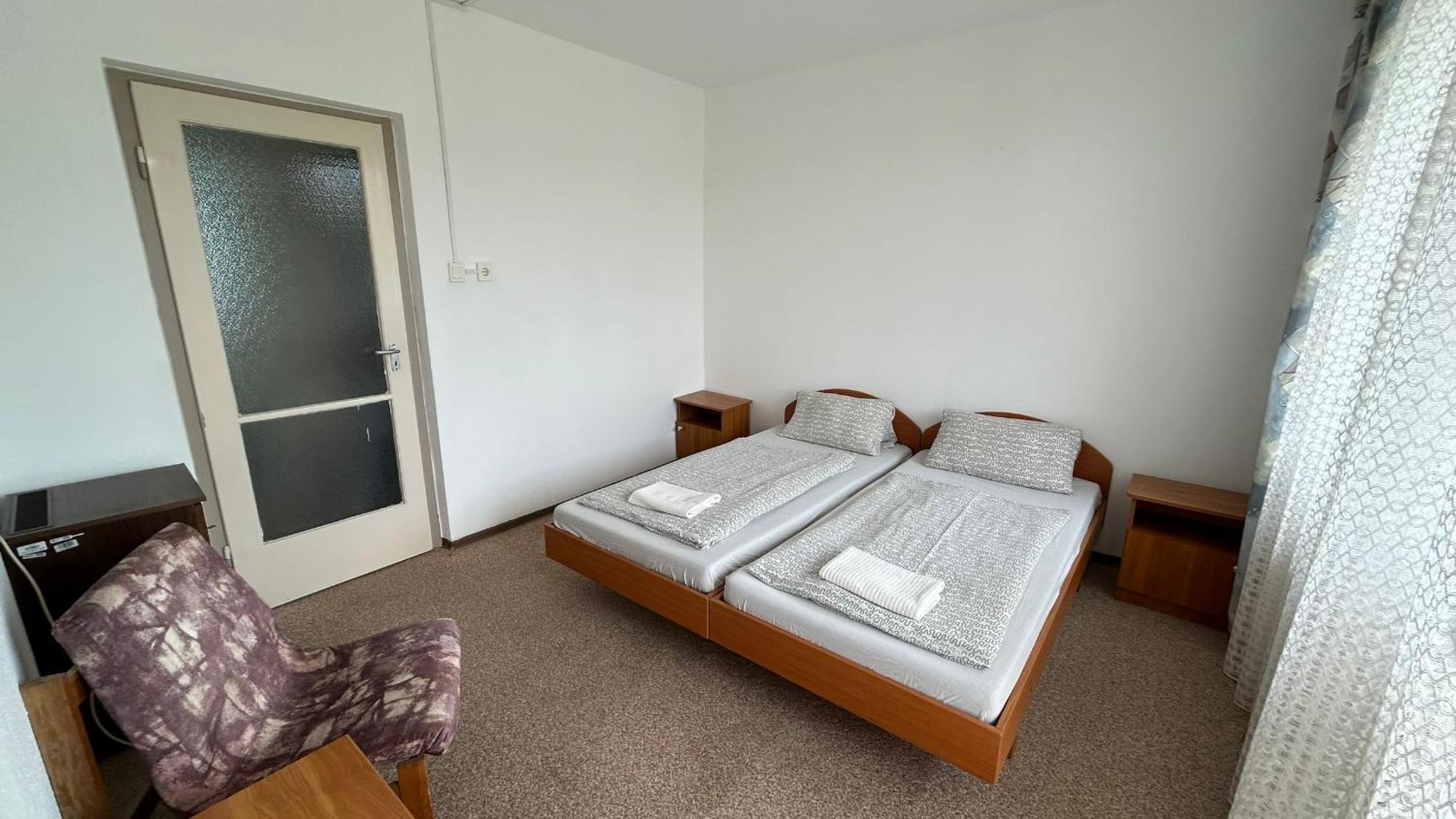 Aranypart Hostel Шиофок Экстерьер фото