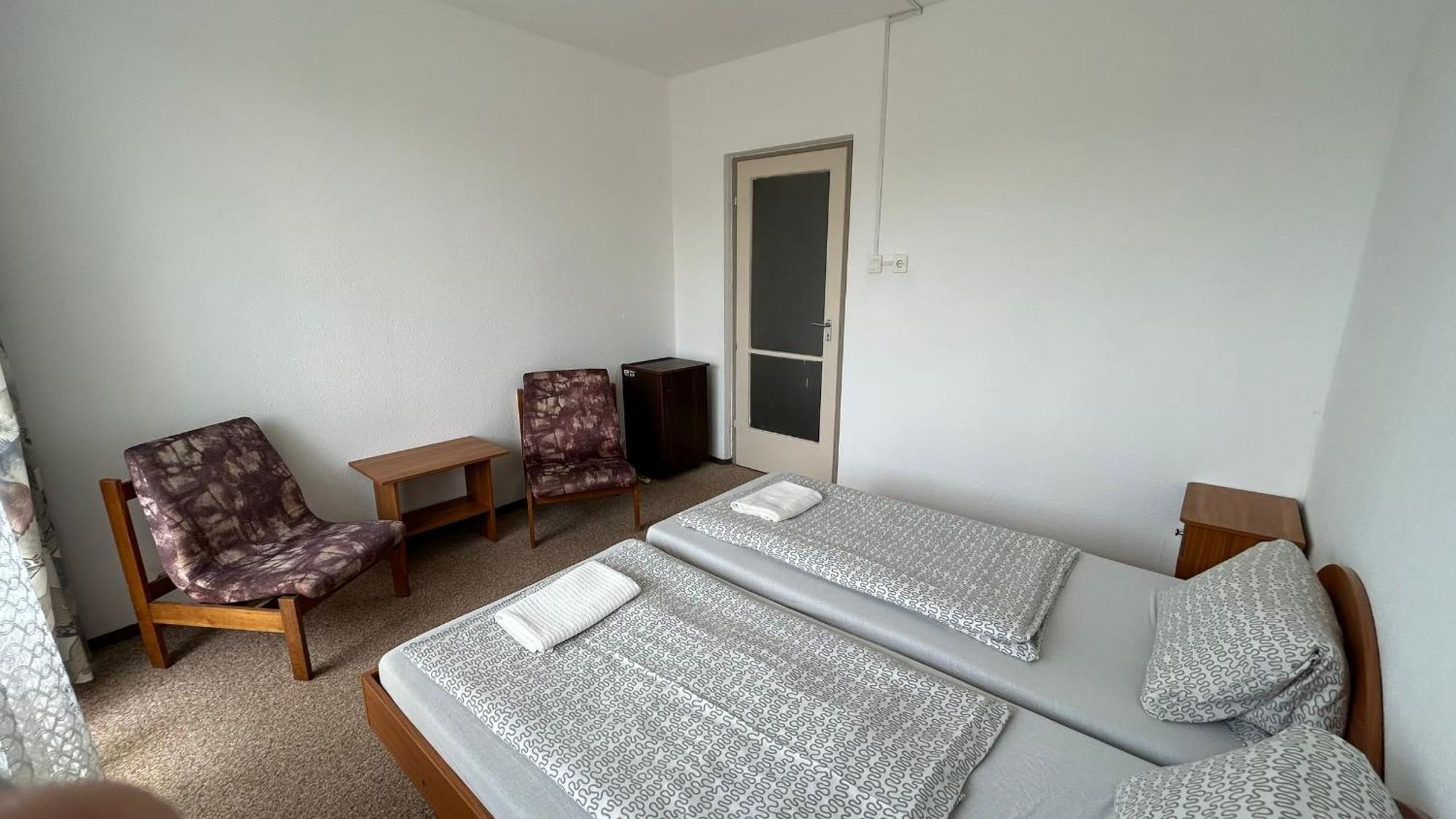 Aranypart Hostel Шиофок Экстерьер фото